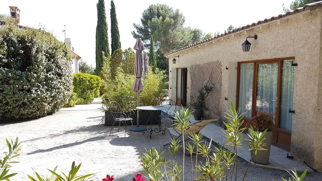 **** Bed & Breakfast Les Mazets Du Luberon Bed and Breakfast Puget Frankrijk